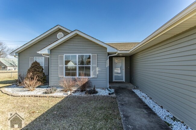 Building Photo - 105 Shara Dr