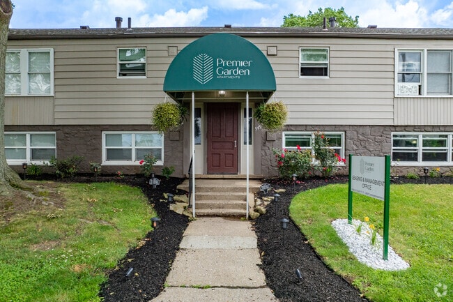 Building Photo - Premier Garden Apartments