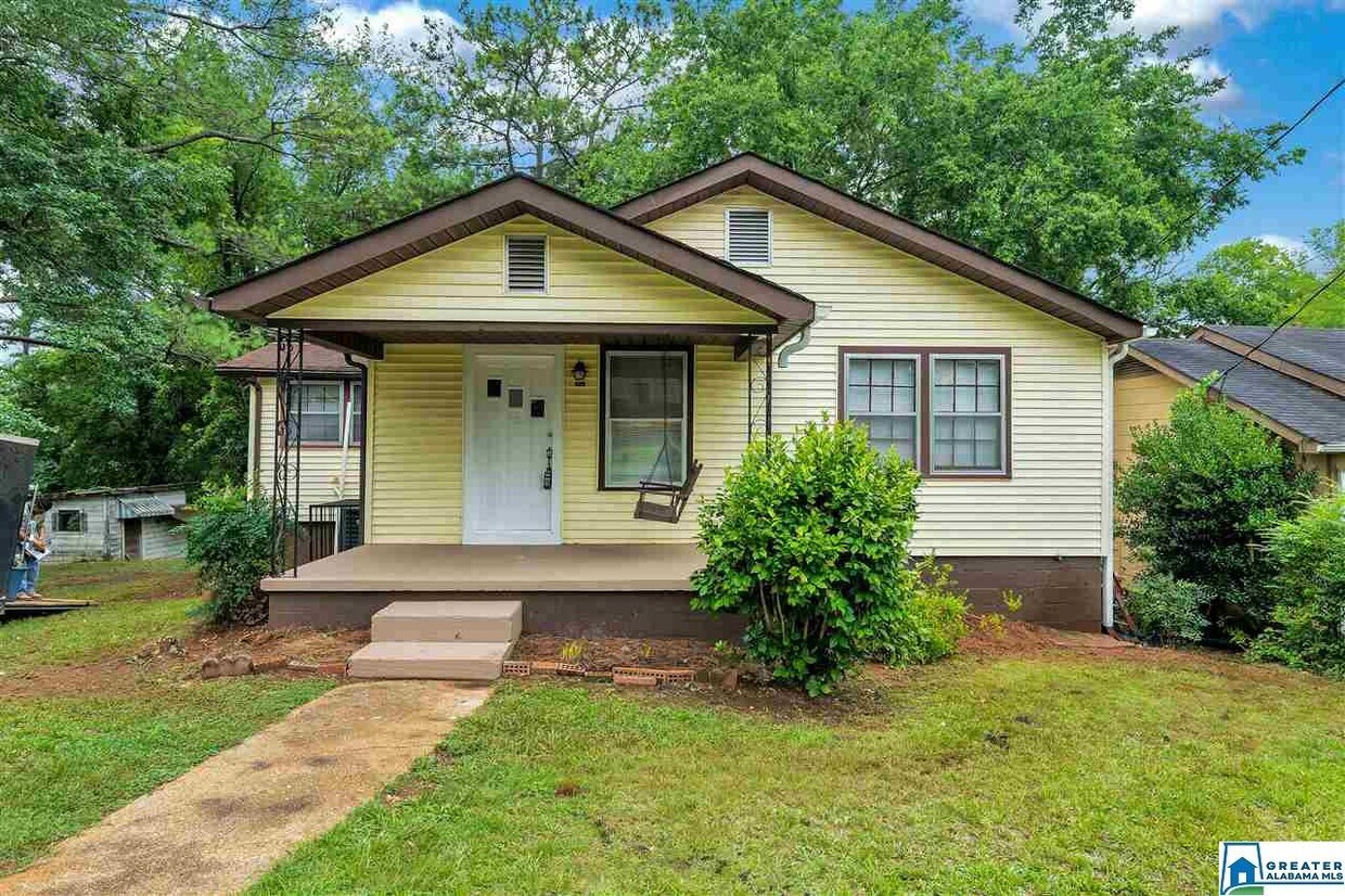 Primary Photo - 128 Avalon Ave