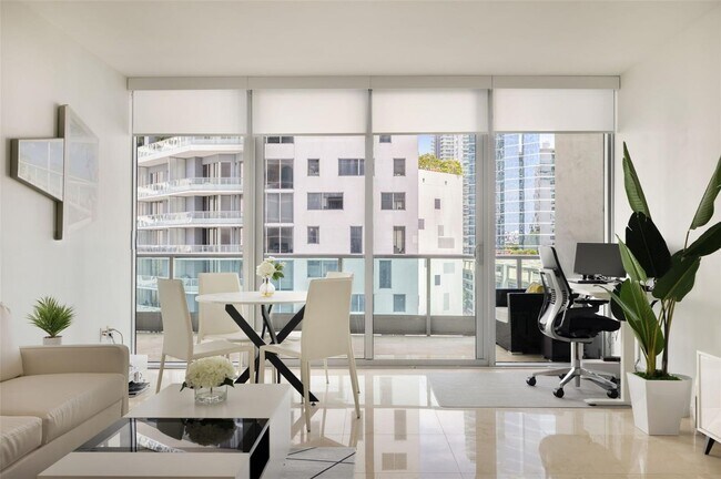 Building Photo - 1331 Brickell Bay Dr