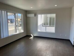 Building Photo - 1007 Greenfield Dr