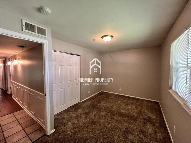 Photo - 2518 Rigsby Dr House