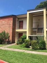 Building Photo - 13480 S Thorntree Dr