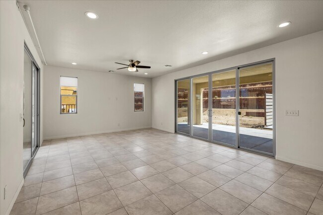 Foto del edificio - 56923 Ivanhoe Dr