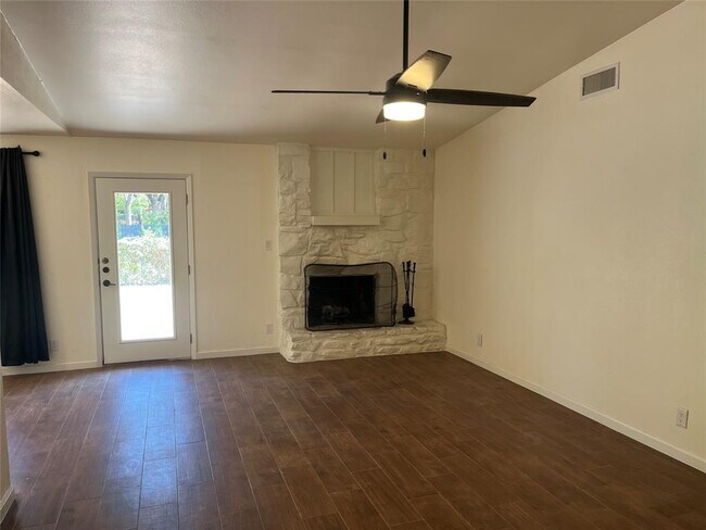 Foto del edificio - 12119 Robin Ridge Ln