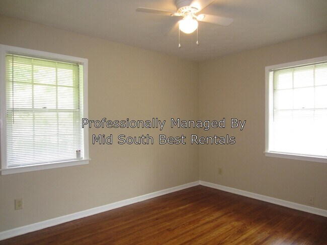 Building Photo - 3643 Fiat Cove