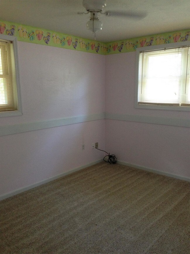 Foto del edificio - 2327 NE 18th Ave