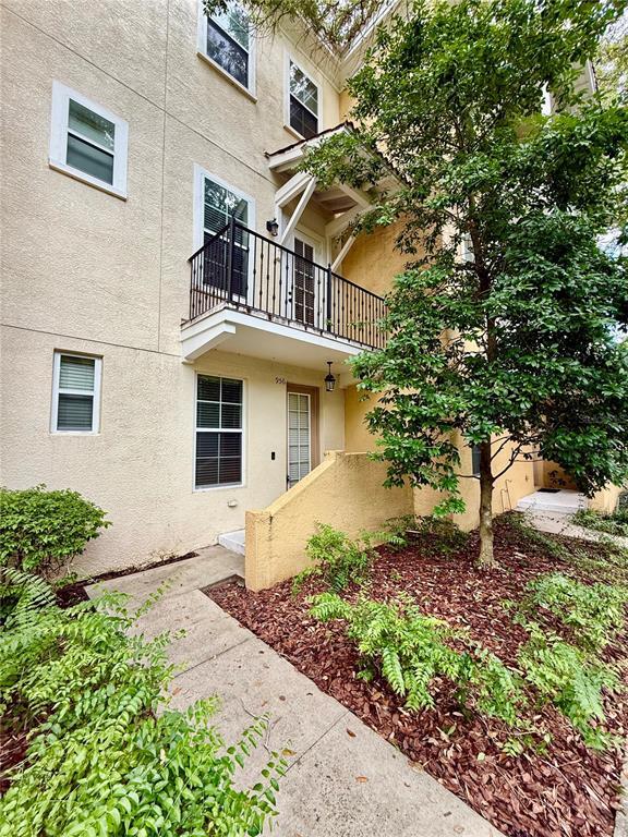 Building Photo - 956 Sombra St