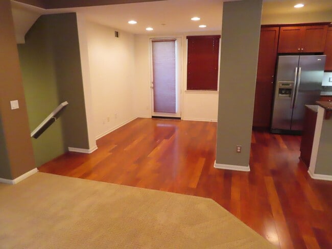 Building Photo - 3125 Harbor Ridge Ln