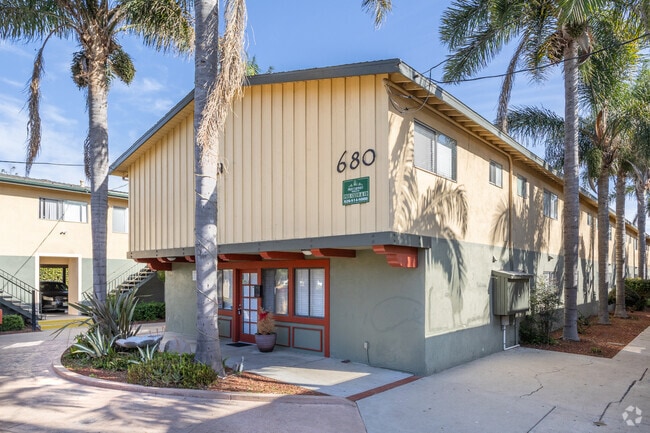 Foto del edificio - 680 Evergreen Lane