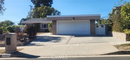 Building Photo - 28855 Cedarbluff Dr