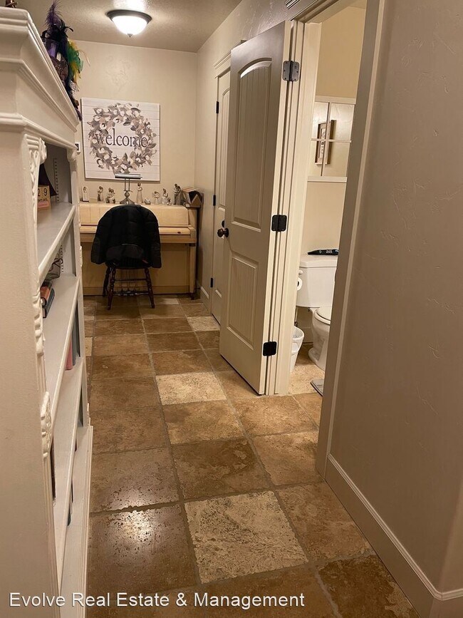 Foto del edificio - 3 br, 2.5 bath House - 314 E Windward CT