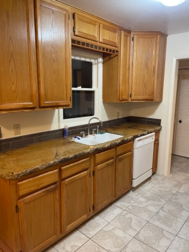 Foto del edificio - Large House with views in Uptown Butte