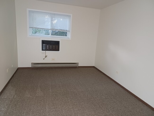 Building Photo - 1824 Goodwin Dr