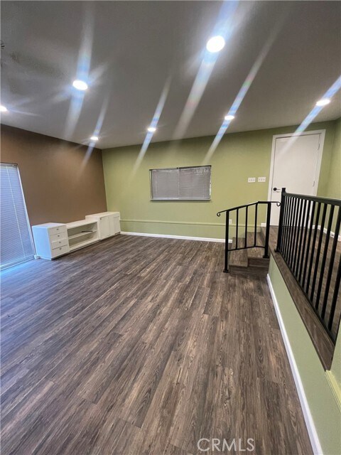 Foto del edificio - 1361 De Luz Rd