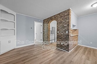Building Photo - 1215 Mosstree Rd