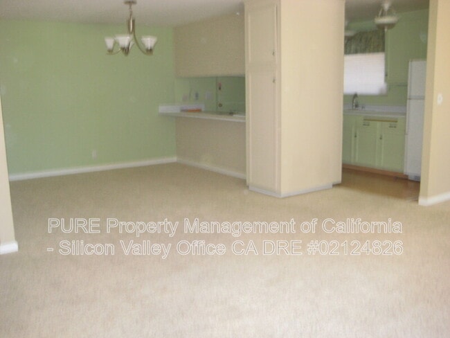 Building Photo - 734 Bantry Ct