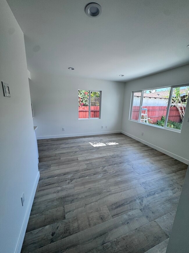 Building Photo - 1010 Orange Grove Ave