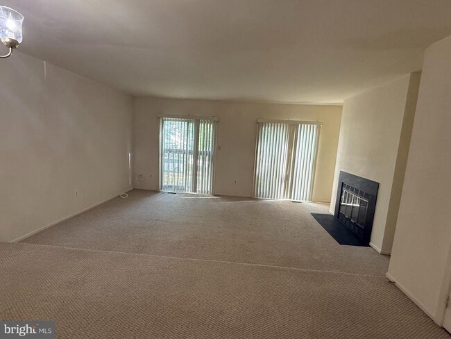 Building Photo - 4711 Leyden Way