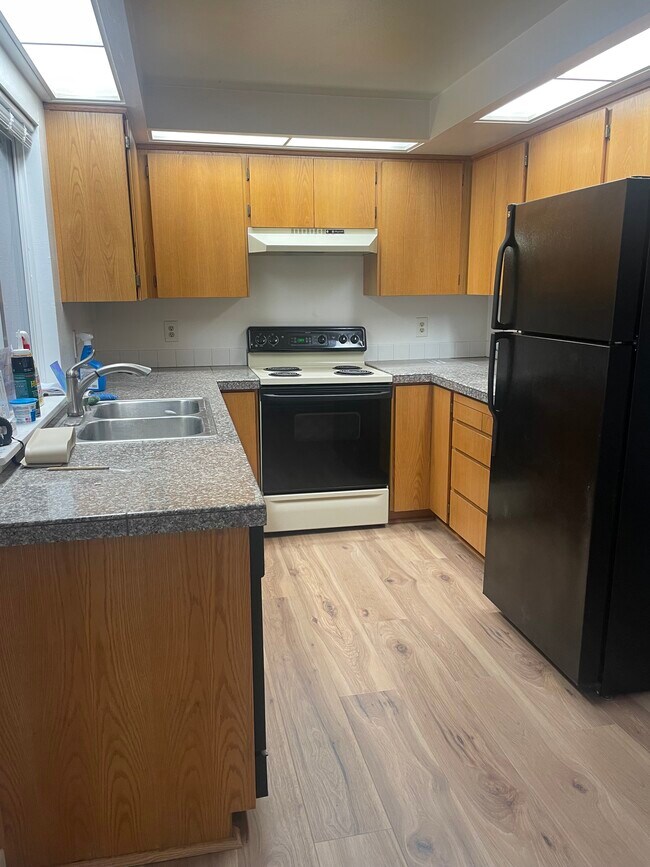 Kitchen - 650 SW Meadow Dr