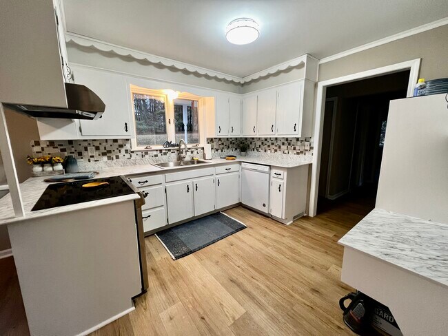 Foto del edificio - 2300 Old Plank Rd