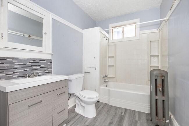 Foto del edificio - 2827 Avondale Ave