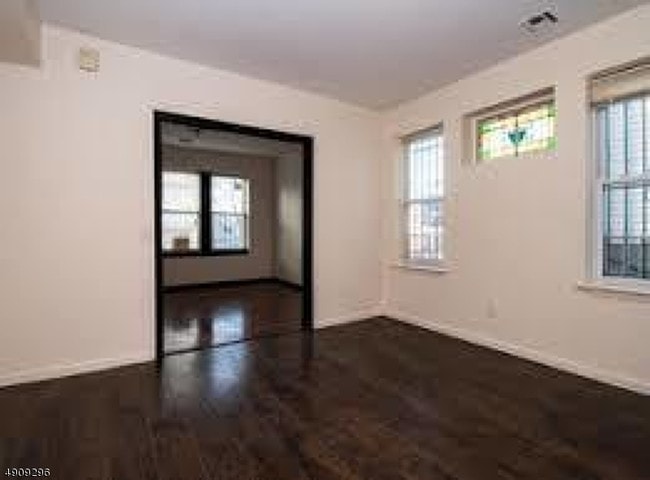 Building Photo - 482 S 17th St