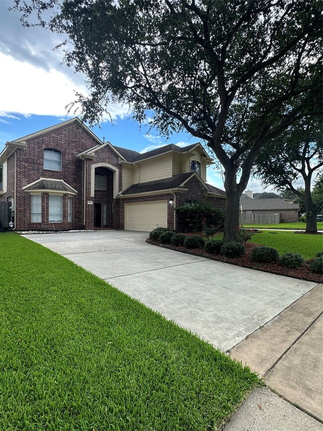 Building Photo - 435 Leisure Dr