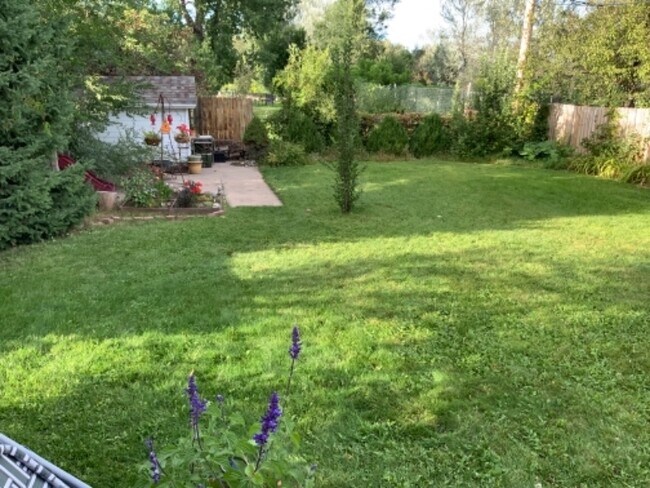 Building Photo - 4344 Meadowwood Dr