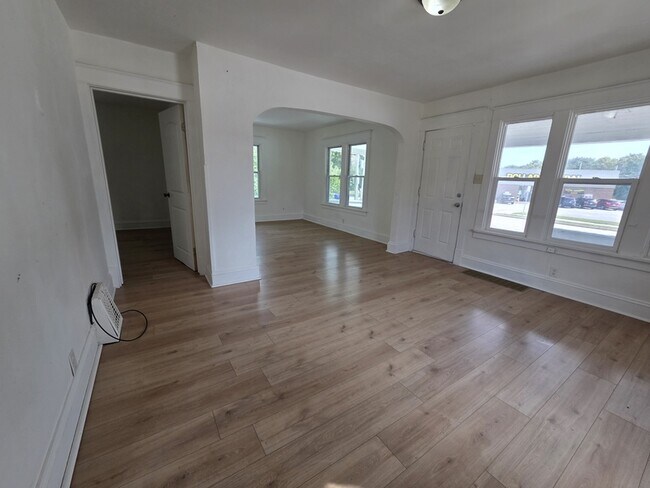 Building Photo - 1101 Lawe St