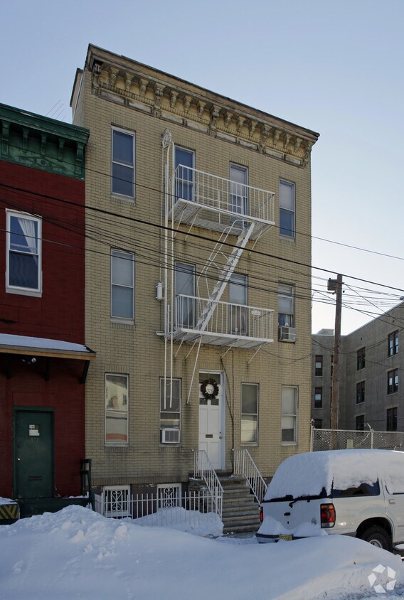 Primary Photo - 375 4th St
