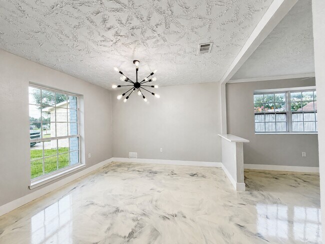 Foto del edificio - 15719 Red Springs Dr