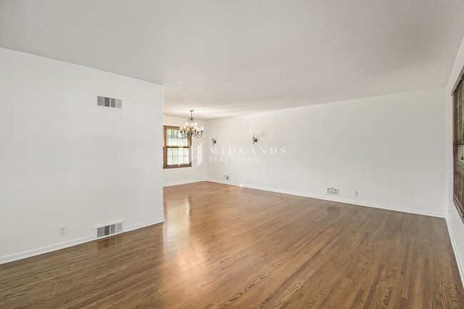 Foto del edificio - 4 Bedroom Meadow Lane Home