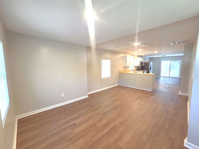 Foto del edificio - 5888 Centerville Rd