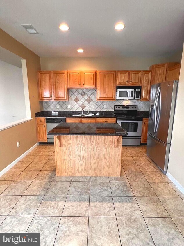 230 Meriweather Dr, Chambersburg, PA 17201 Townhome Rentals in