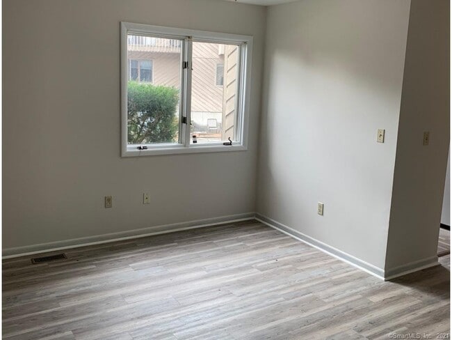 Building Photo - 3380 Madison Ave