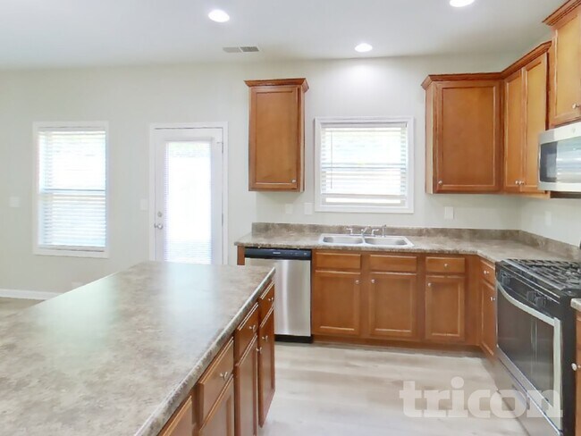 Building Photo - 224 Dellwood Dr