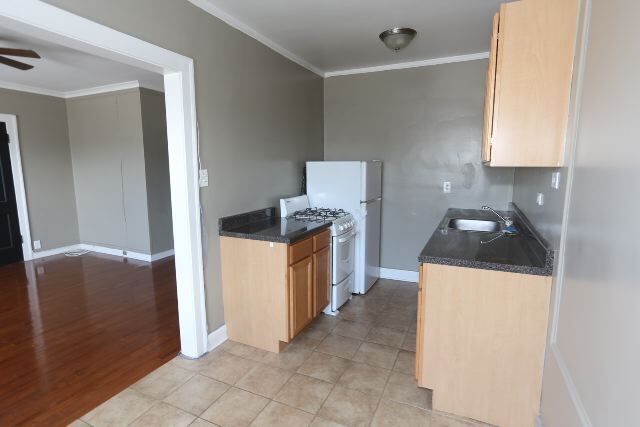 Building Photo - 4551 N Damen Ave