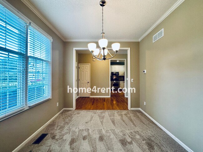 Foto del edificio - Fantastic South Overland Park Home in Blue...