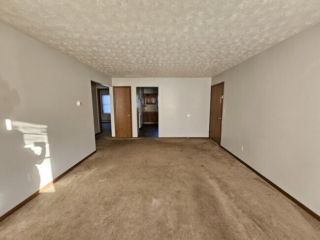 Building Photo - 148 Kendall Ave