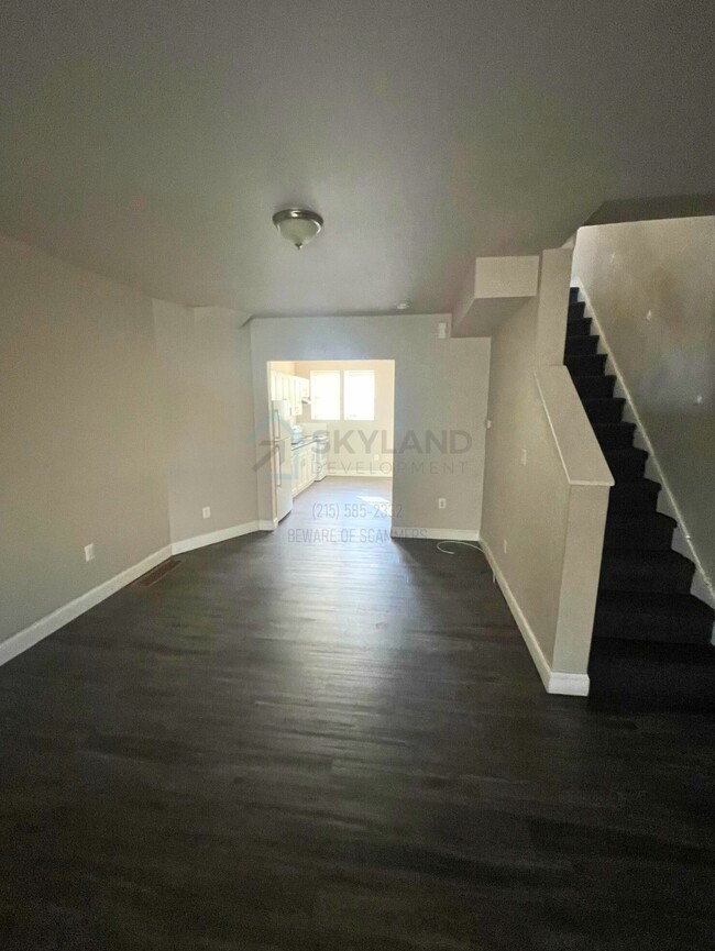 Building Photo - 5638 Ridgewood St