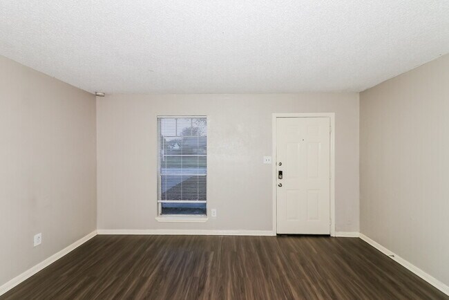 Foto del edificio - 7218 Wren Cir