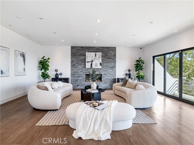 Foto del edificio - 2287 Sunset Plaza Dr