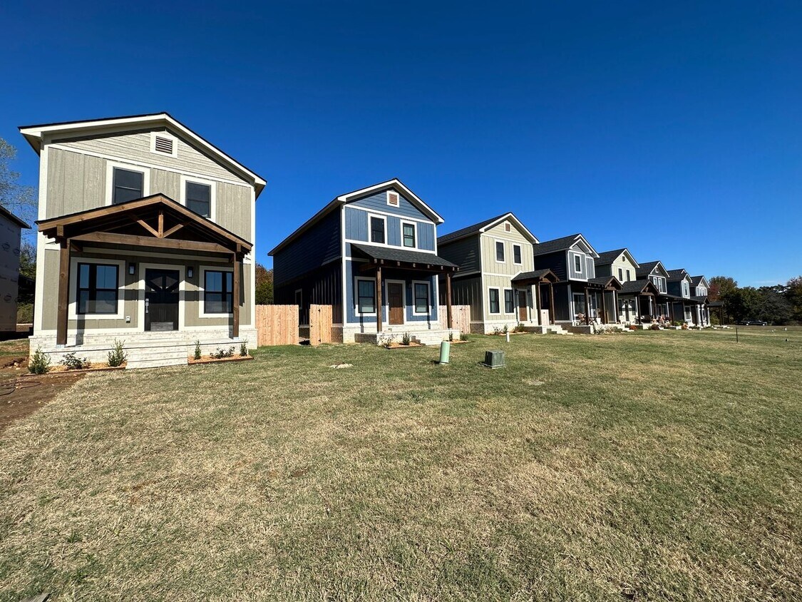 Primary Photo - 3 Bedroom/2 Bathroom New Construction Town...