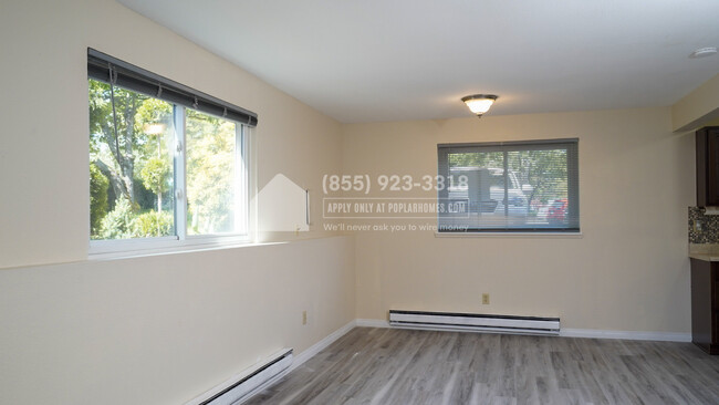 Building Photo - 3718 S Oregon St