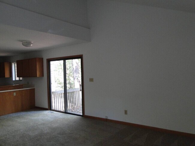 Building Photo - 1521 Partridgeberry Rd