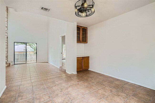 Foto del edificio - Charming Home in an Established Neighborhood — No Cookie-Cutter Living Here!