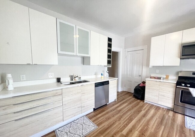 Building Photo - 158 Boston St