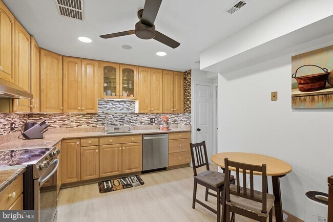 Foto del edificio - 11430 Strand Dr