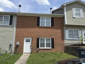 Building Photo - 229 Laurel Cir